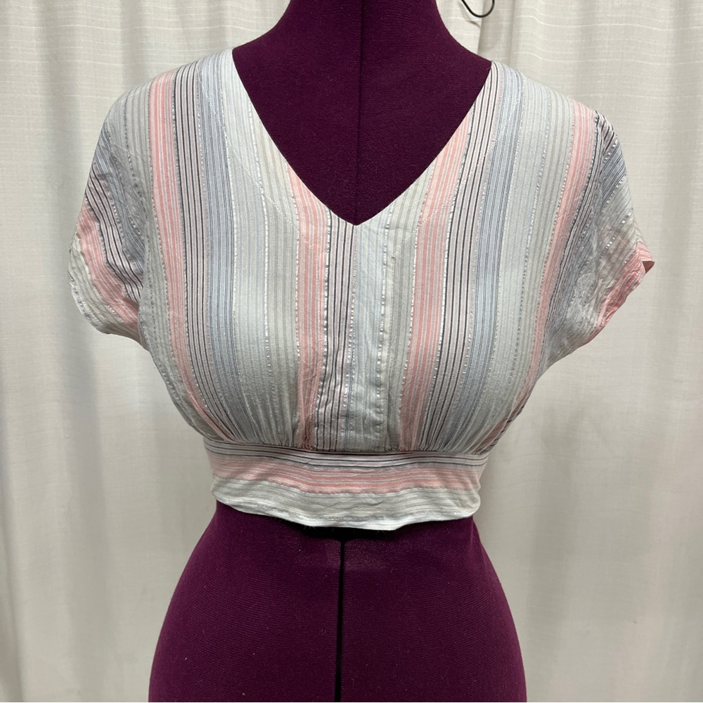 Chic V-Neck Striped Crop Top